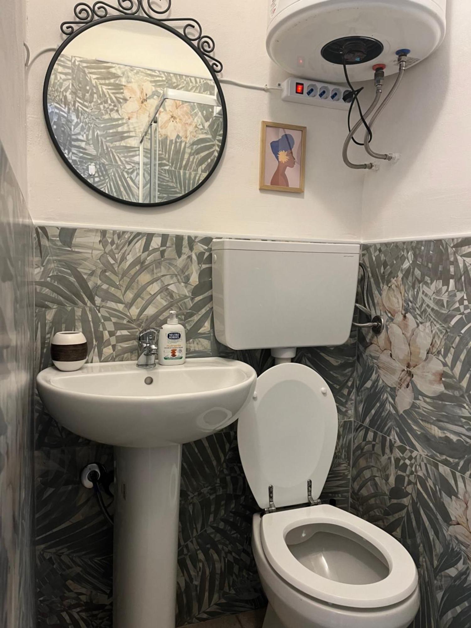 La Depandance A 7 Minuti Dal Mare Apartment Carrara Exterior photo